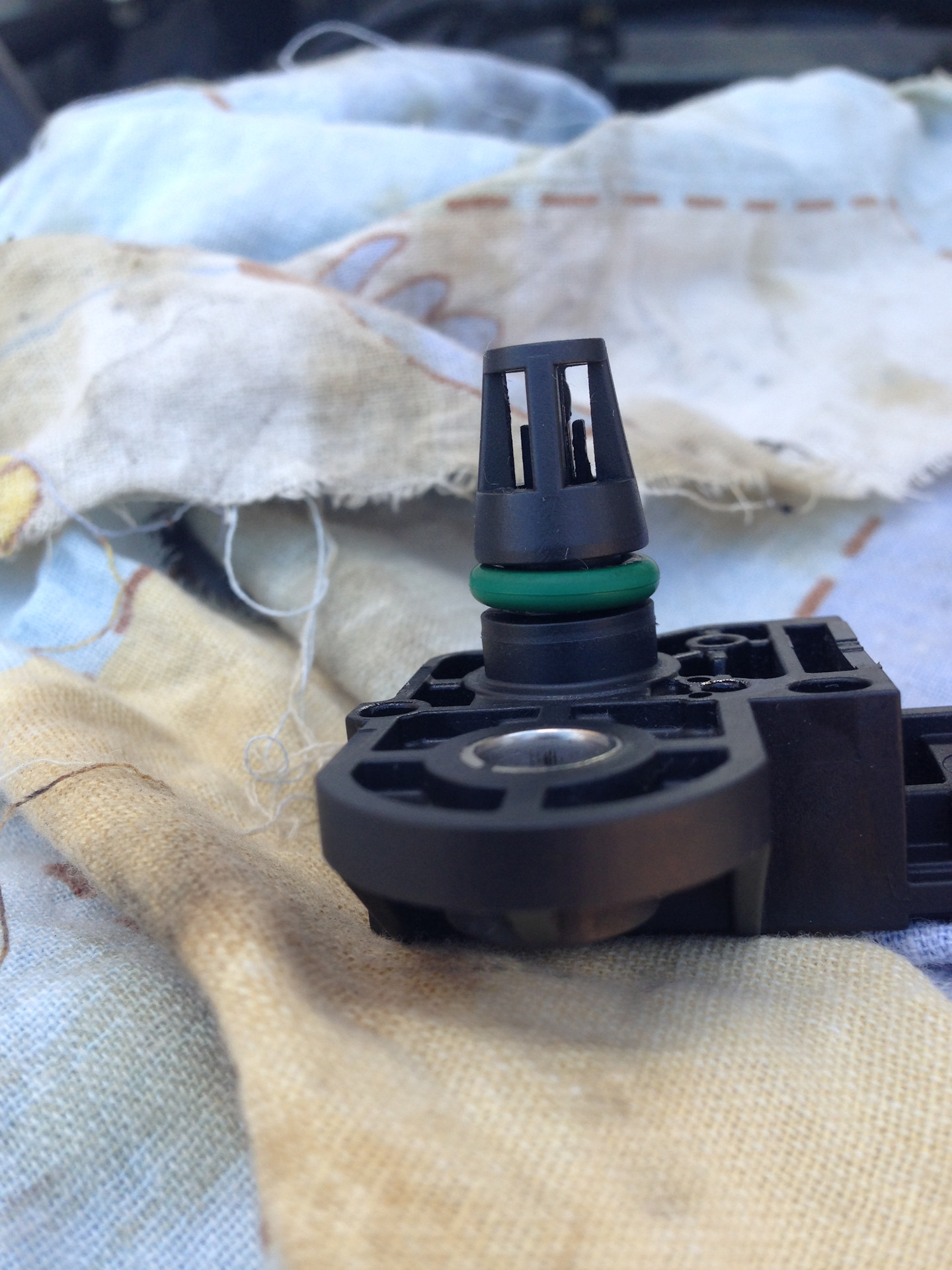 Чистка датчика абсолютного давления. Чистка датчика абсолютного давления. 4 akq. Nissan note 1. Датчик абсолютного давления фф2.