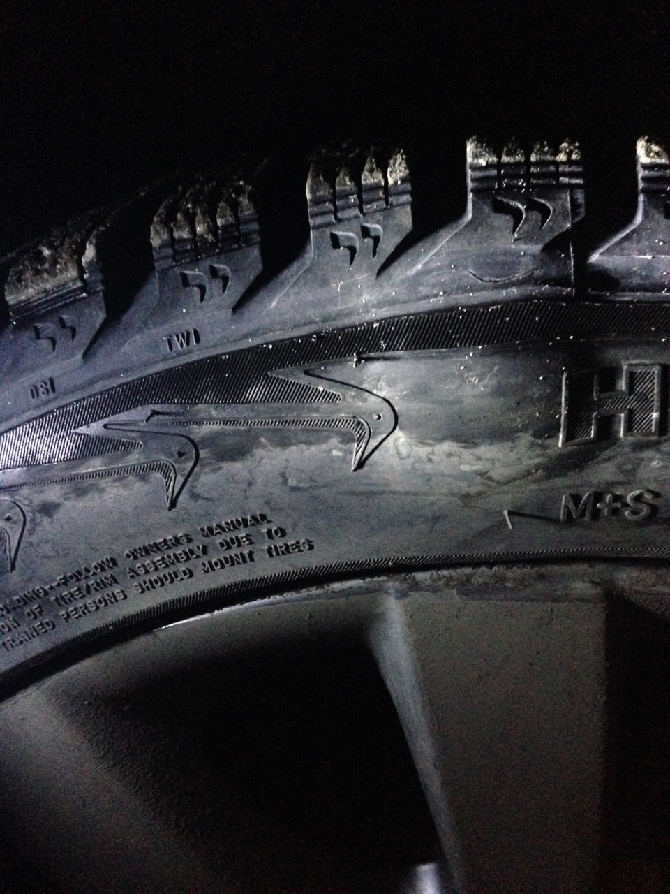 Шишка на резине, залитая ПТФ, наклейка на замок зажигания — Volkswagen ...