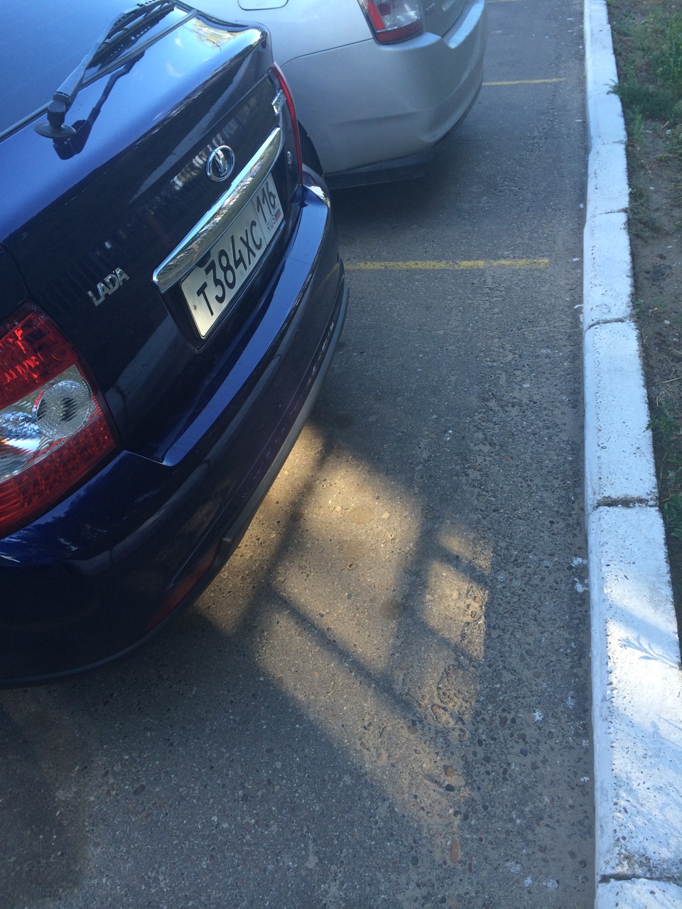 Установка камеры заднего вида — Lada Приора хэтчбек, 1,6 л, 2014 года ...