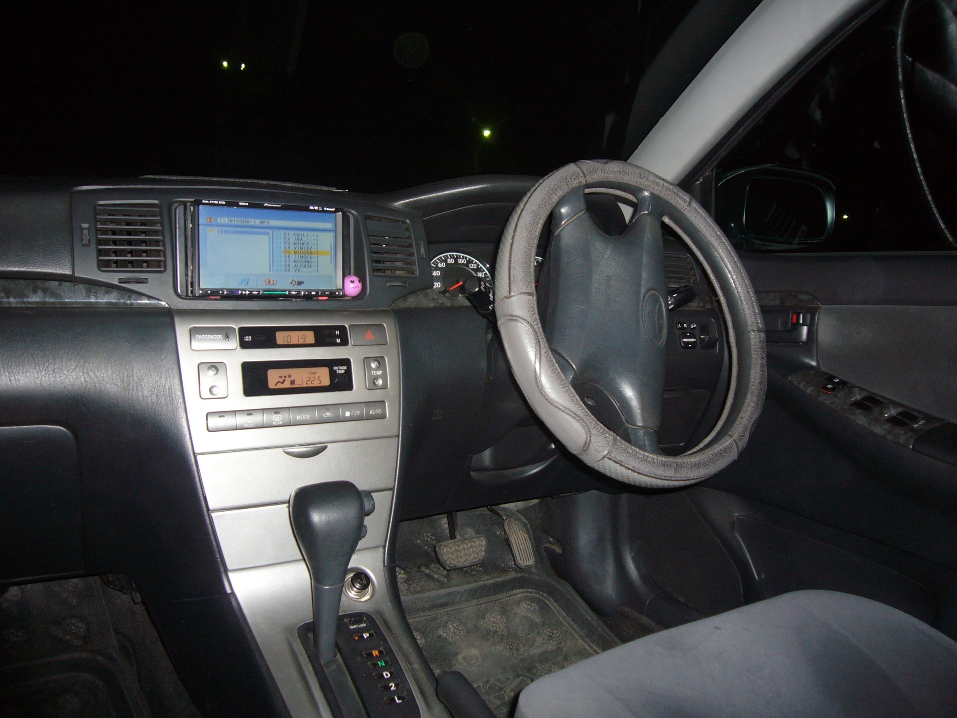        Toyota Corolla Fielder 15 2005 