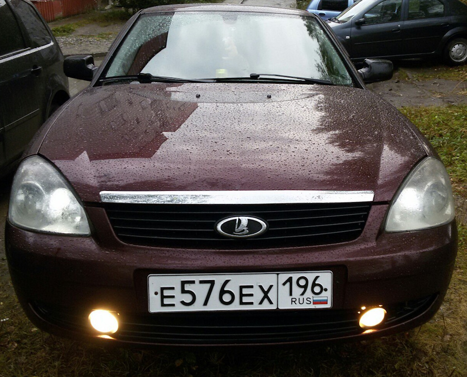 Белые диодные лампочки в габариты. — Lada Приора хэтчбек, 1,6 л, 2010 ...
