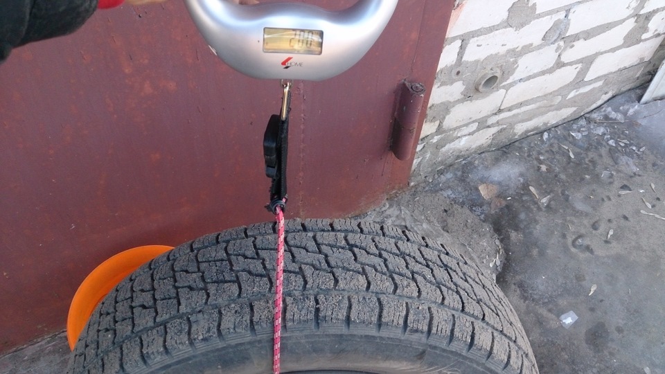 Айфри диски на ниву шевроле. 1c42c62s 960. Айфри диски на ниву шевроле фото. Айфри диски на ниву шевроле-1c42c62s 960. картинка Айфри диски на ниву шевроле. картинка 1c42c62s 960. Спросили тут меня по дискам, какие предпочтительнее покупать, если в планах кататься по грязи. Понятно дело, что кататься по грязи нужно на резине большего диаметра по сравнению со штатным. Поэтому нужно максимально снижать вес колеса, а то Нива вообще не будет разгоняться по трассе, движок дохловат. Да и тяжелые колеса жрут ваш бензин и ваши деньги. Раскиньте на 3 года и увидите, что купить ковку реально выгодно ))Так что можно сделать вывод — нужно брать ковку! Она самая легкая, но и по деньгам не дешевая.