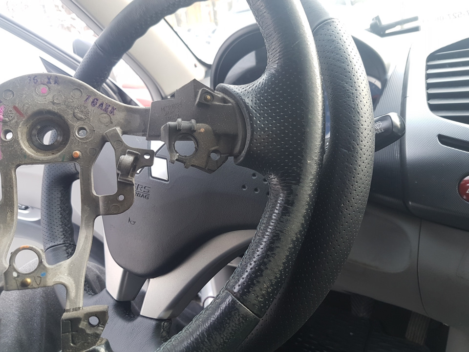 Как снять руль l200