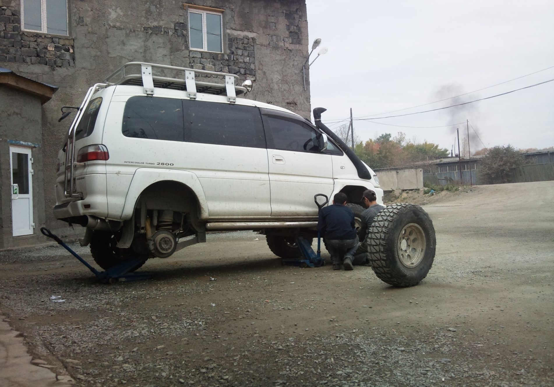 Балансировка колес — Mitsubishi Delica (L400), 2,8 л, 1998 года | колёсные  диски | DRIVE2