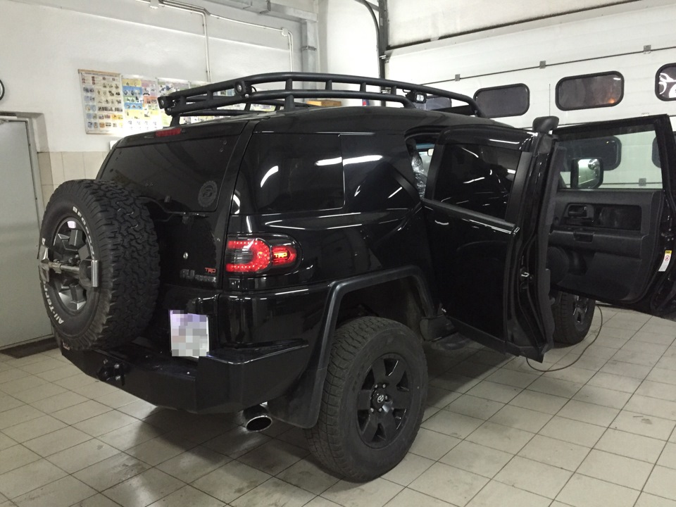 Фдж саров. Тойота FJ Cruiser Tuning. Тойота FJ Cruiser черный. Toyota FJ Cruiser TRD. Тойота FG Cruiser черный.