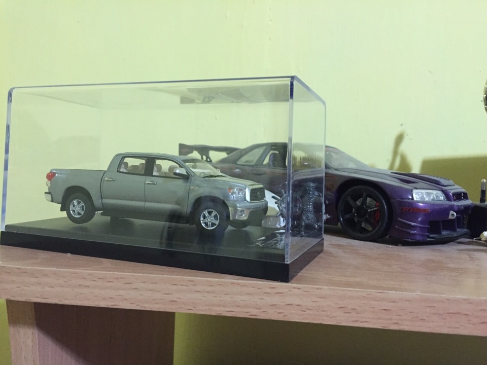 В гараже) — Toyota Tundra (II)