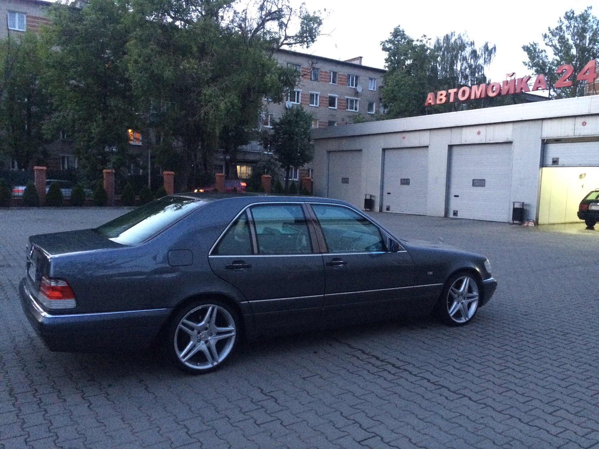 Mercedes w140 на дисках AMG