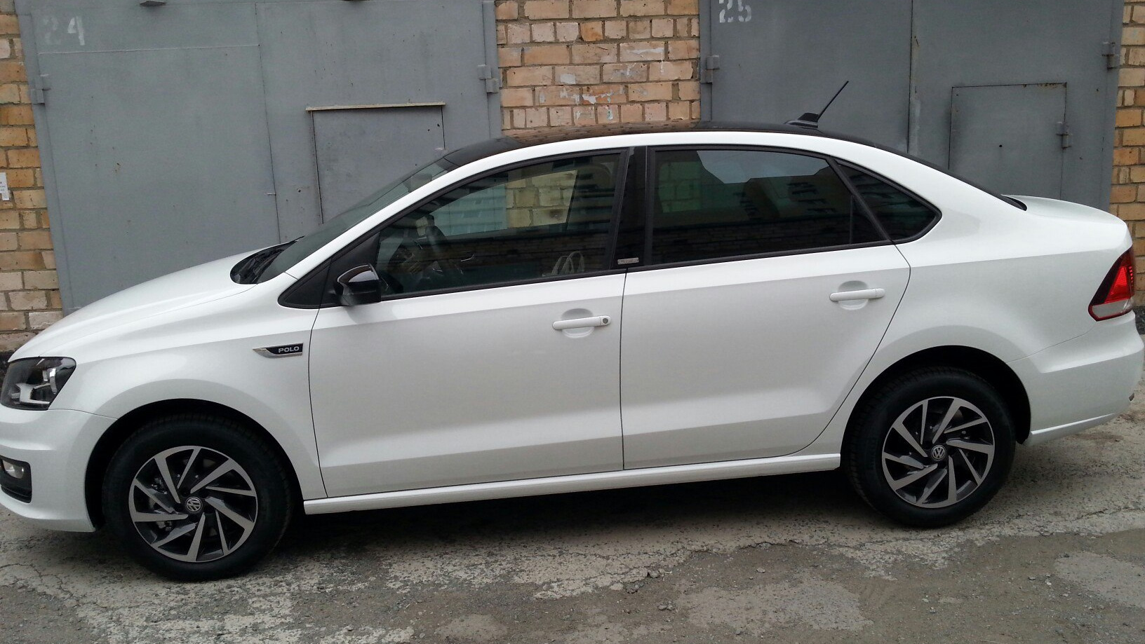 Volkswagen Polo r sedan