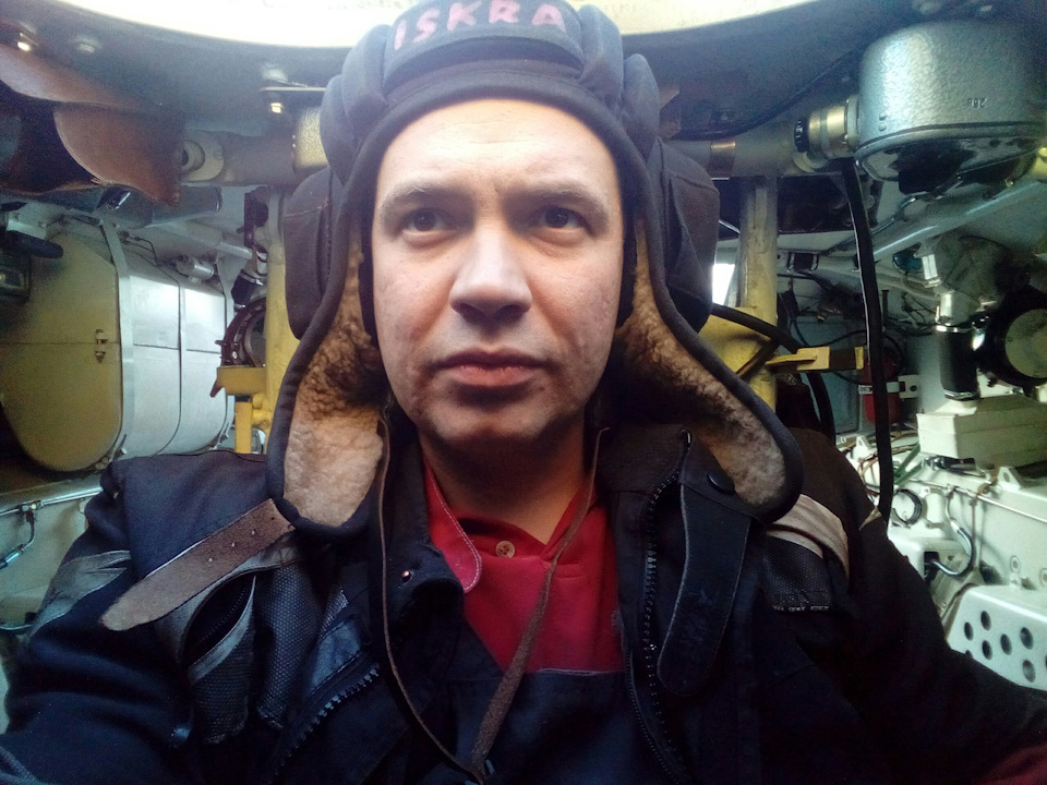 Сейчас моё хобби ремонтировать машины, а моя работа ремонт Боевых Машин ...