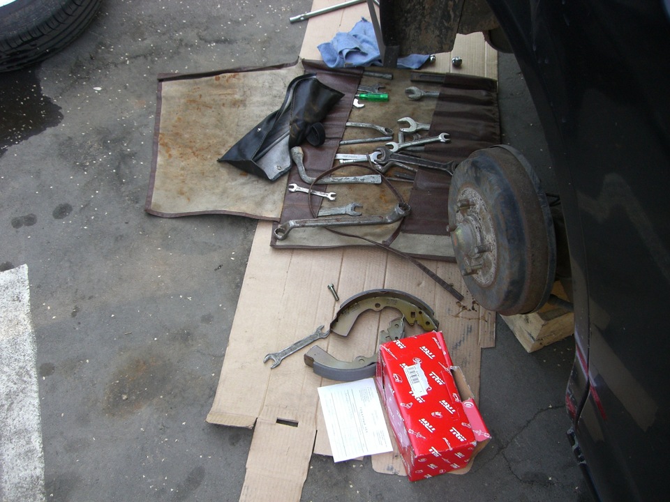 задние колодки — заморочки с тормозами — Nissan Wingroad (Y11), 2 л ...