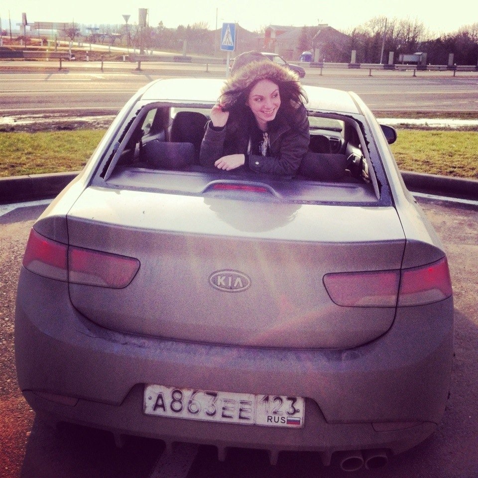 разбилось заднее стекло ))) — KIA Cerato Koup (1G), 2 л., 2011 года ...