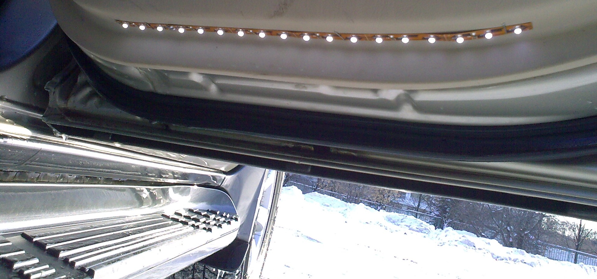 Illumination of doors  - Toyota Land Cruiser Prado 40L 2005