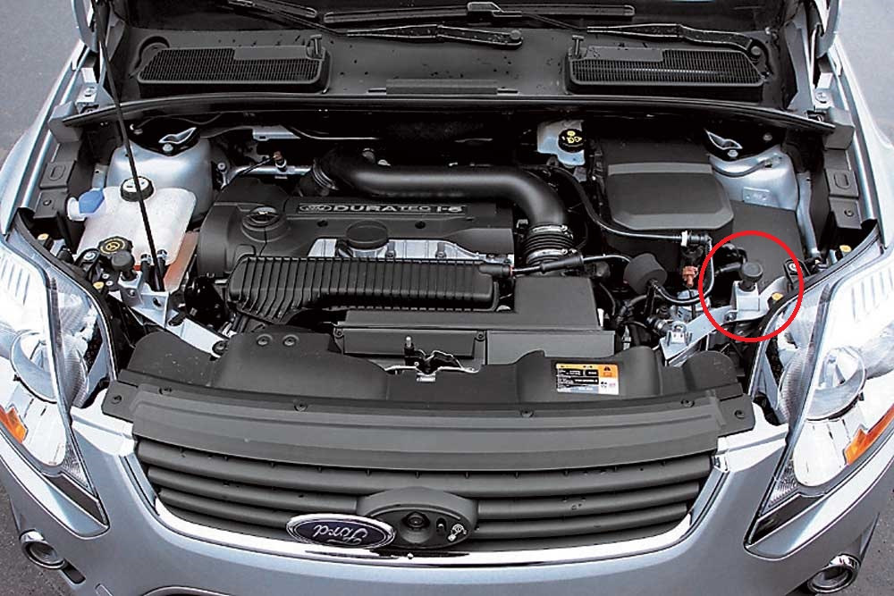 Где номер двигателя куга. Форд Куга 2.5 2008 двигатель. Ford Kuga 2.5 двигатель. Ford Fusion 5 2.5 двигатель. Форд Куга 1 подкапотное пространство.