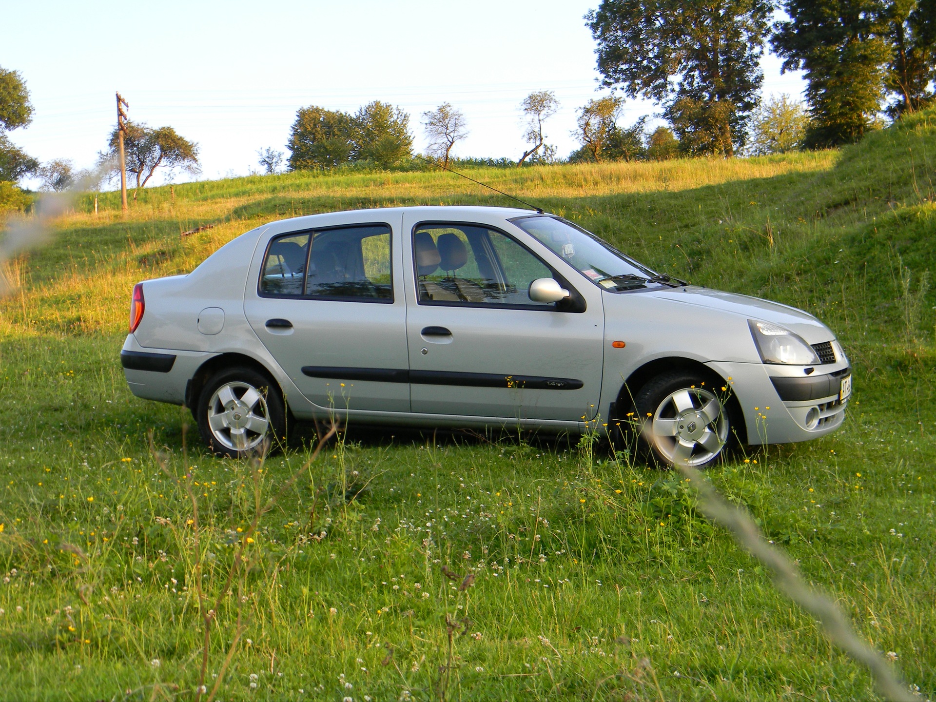 Renault symbol 1.4