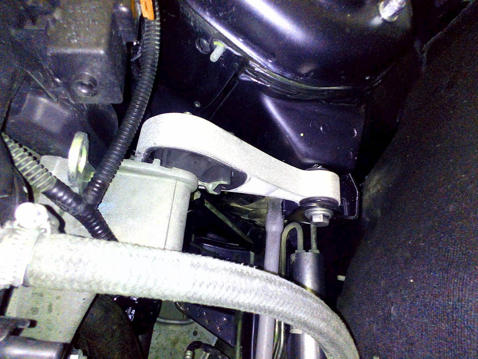 Замена подушки ДВС верхней и нижней. — Lada Приора седан, 1,6 л, 2012 ...