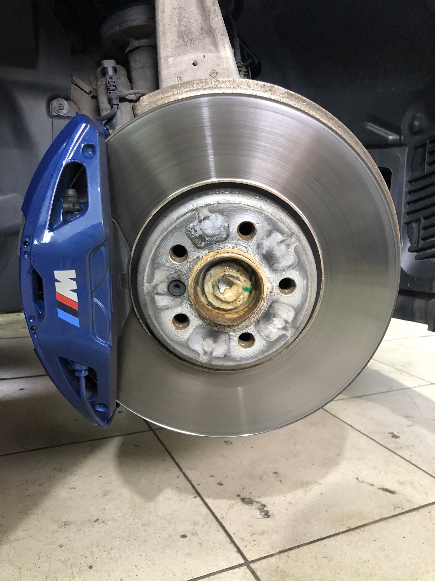 G30 sport суппорта. G30 51757399329. Восстановление тормозных дисков мотоцикла. Суппорты g05. Суппорта bmw g30.