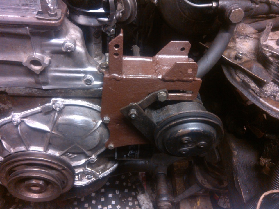 Верхнее крепление генератора — Lada 2120 Надежда, 1,8 л, 2004 года ...