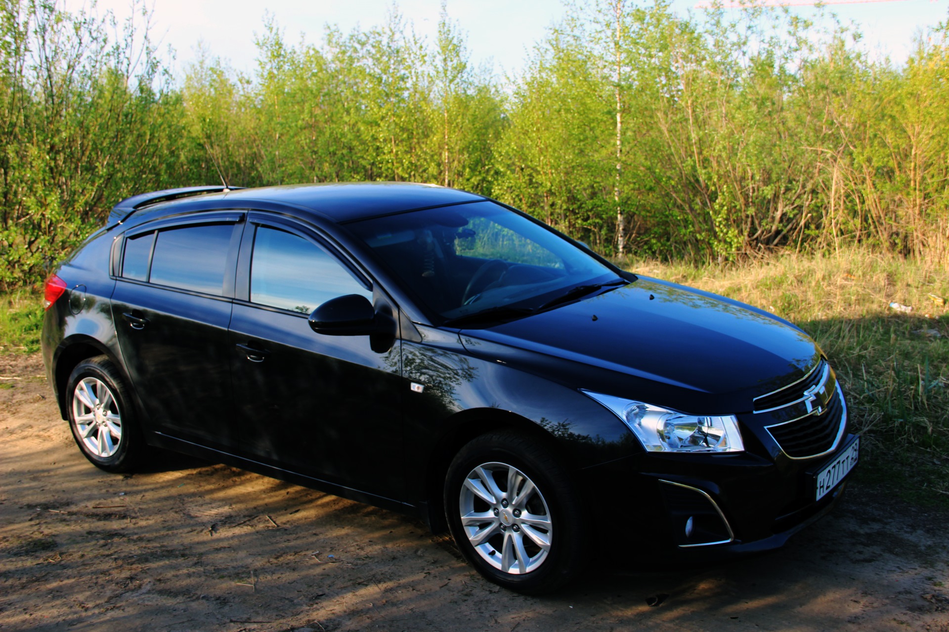 Chevrolet Cruze 2014 хэтчбек черный