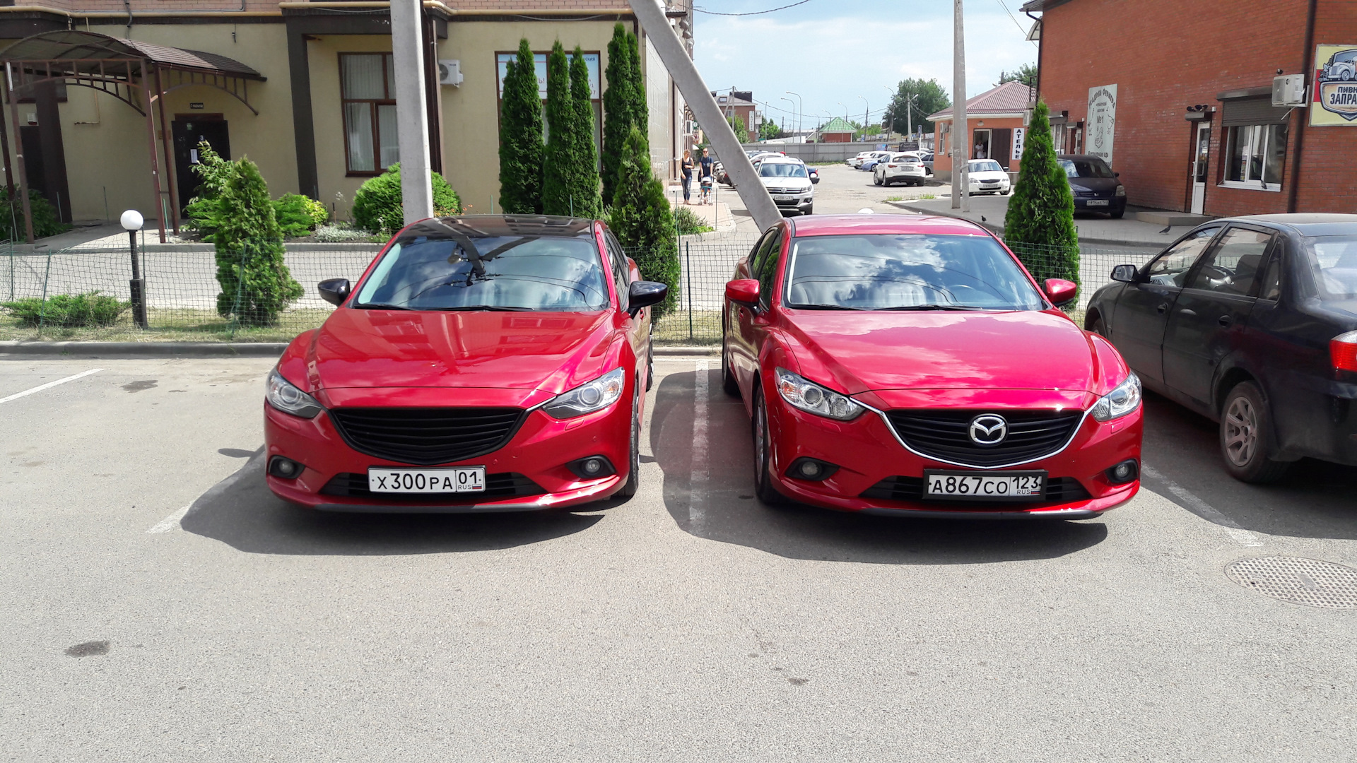 Mazda 6 красная с черным