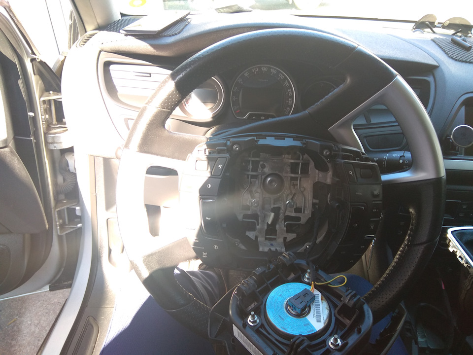 Меняю вставки вокруг колесиков — Citroen C5 (2G)