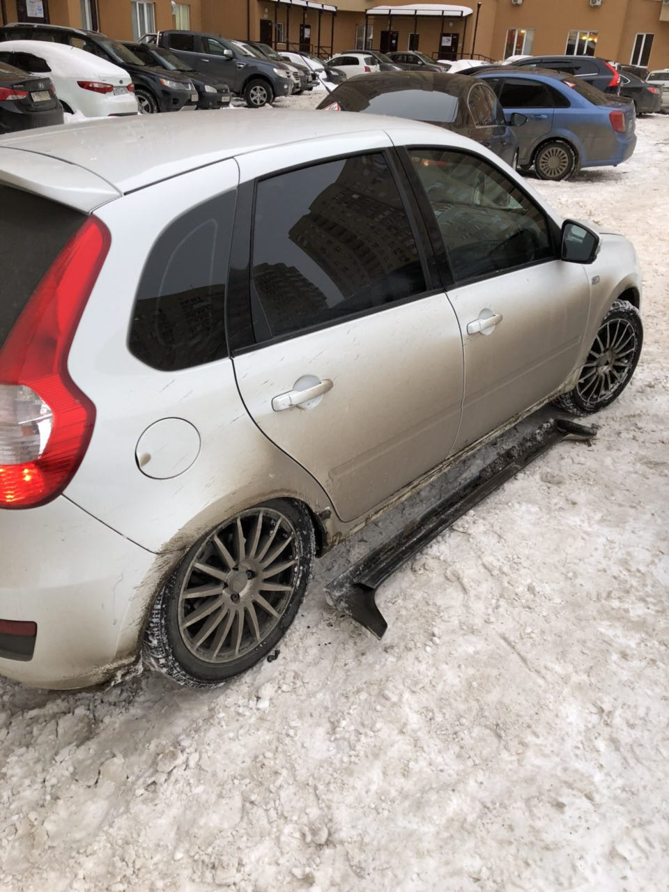 Новые накладки на пороги — Lada Калина 2 Спорт, 1,6 л, 2014 года | стайлинг  | DRIVE2