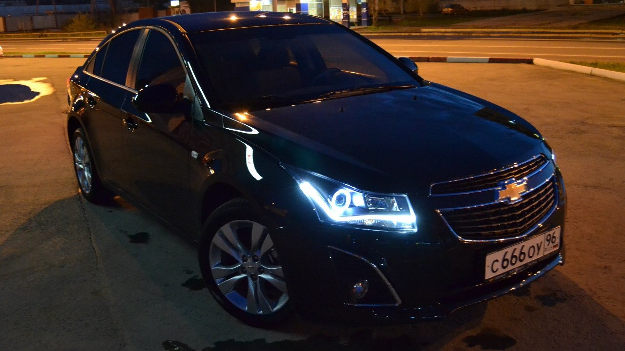 Свет шевроле. Chevrolet Cruze led фары. Шевроле Круз 666. Шевроле Круз чёрный ночной ксенон. Лед оптика Шевроле Круз.