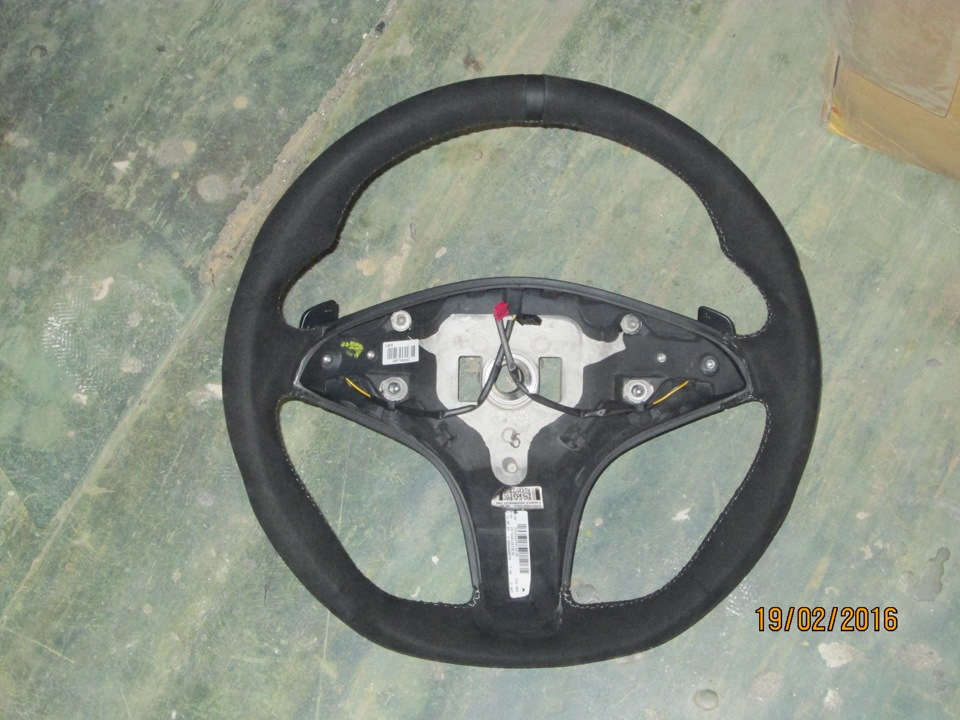 Перетяжка руля в алькантару. — DRIVE2