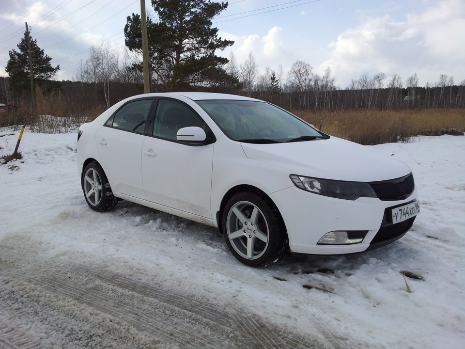 Kia Cerato 2012 белая