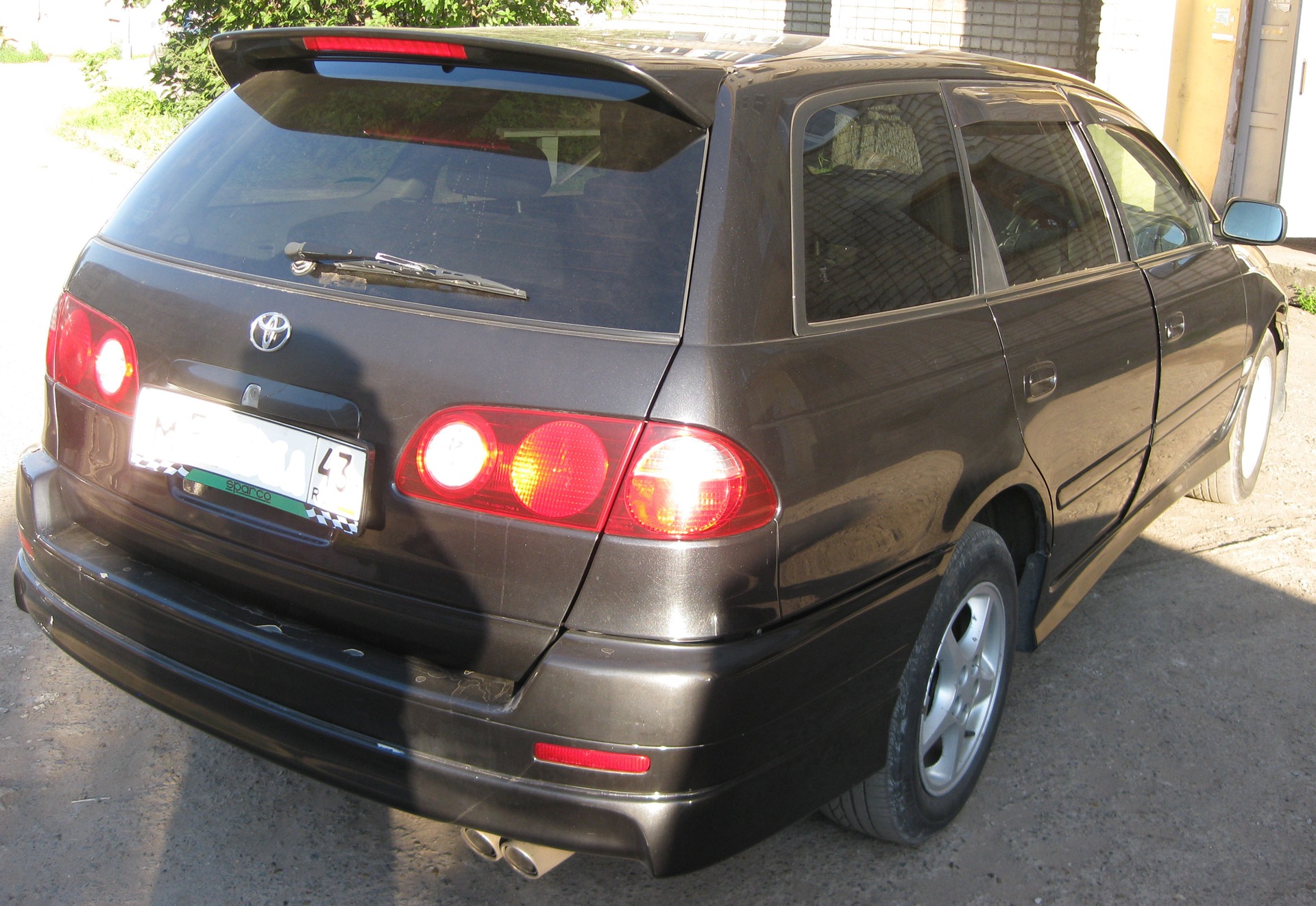       Toyota Caldina 20 2000