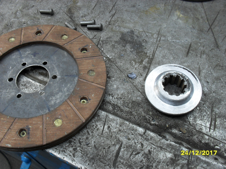 Фото в бортжурнале Самодельный минитрактор