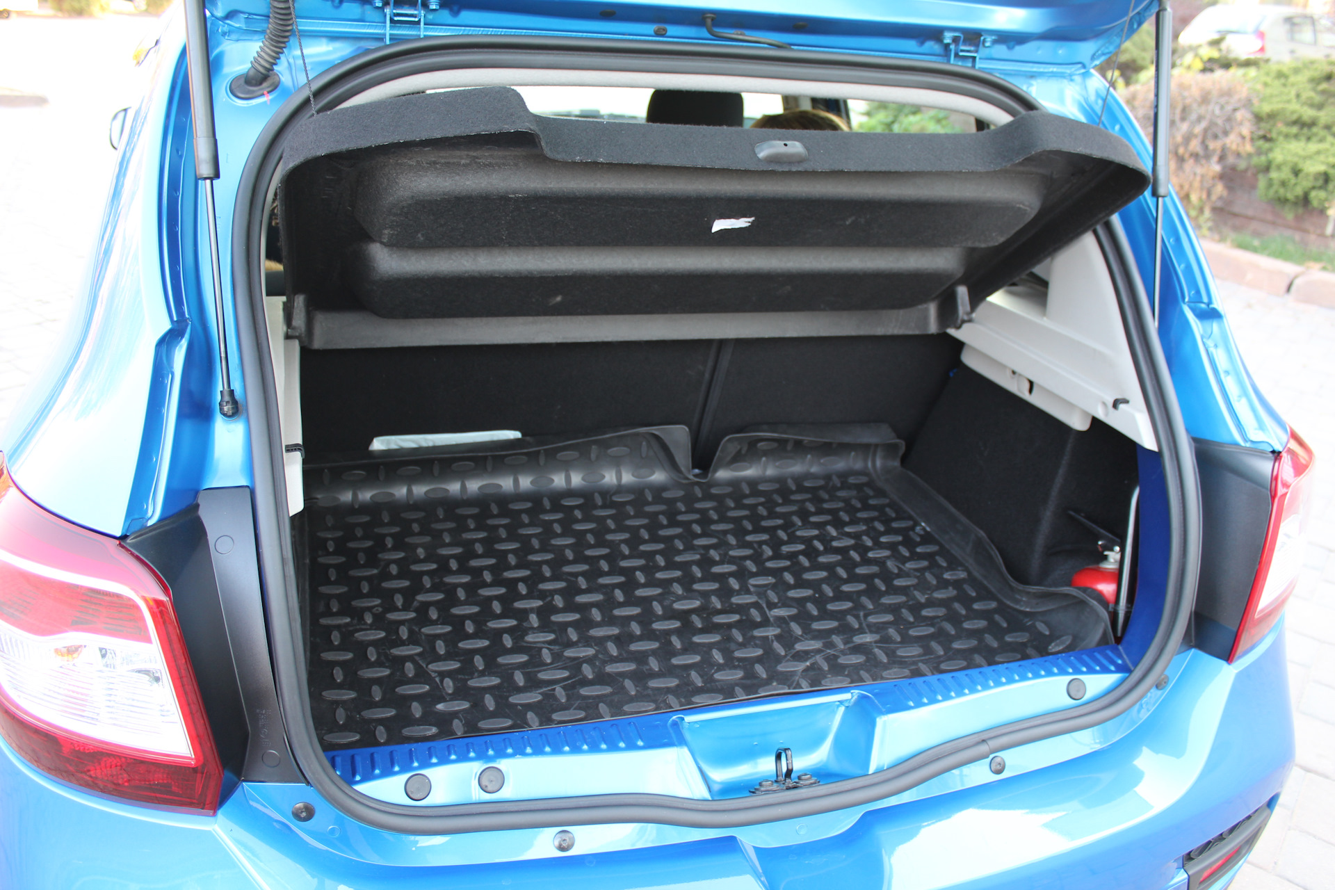 Renault Sandero 2020 багажник