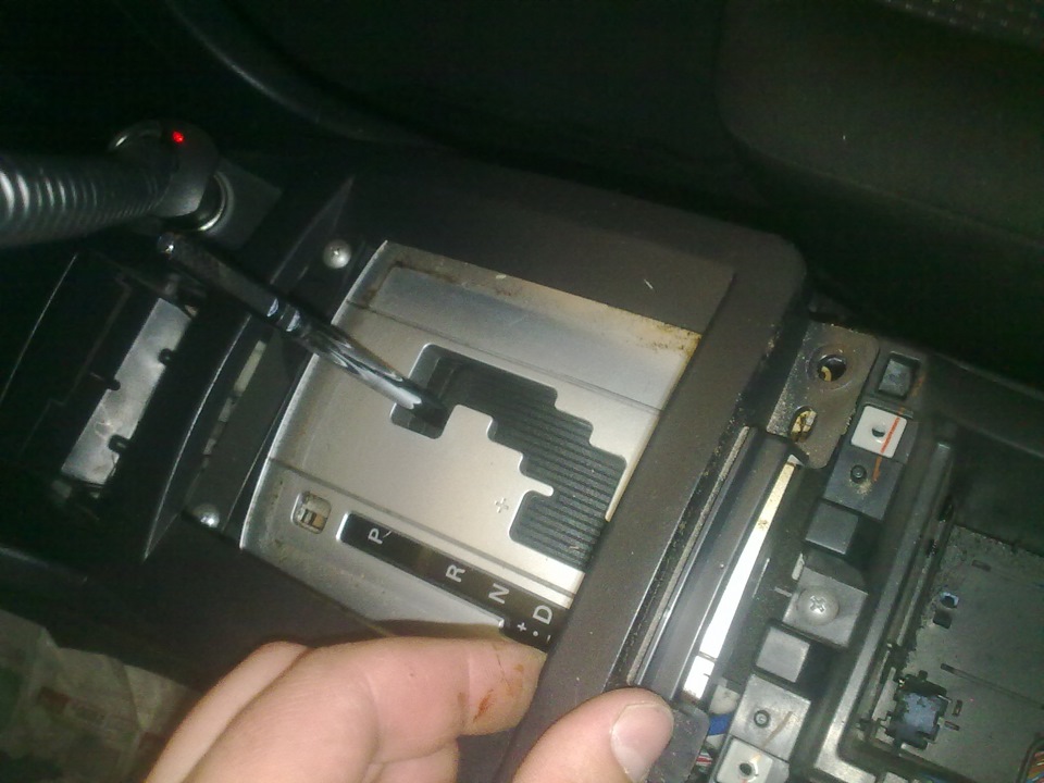 Немного колхоза (оклейка панели кпп карбоном) — Mitsubishi Lancer X, 1 ...