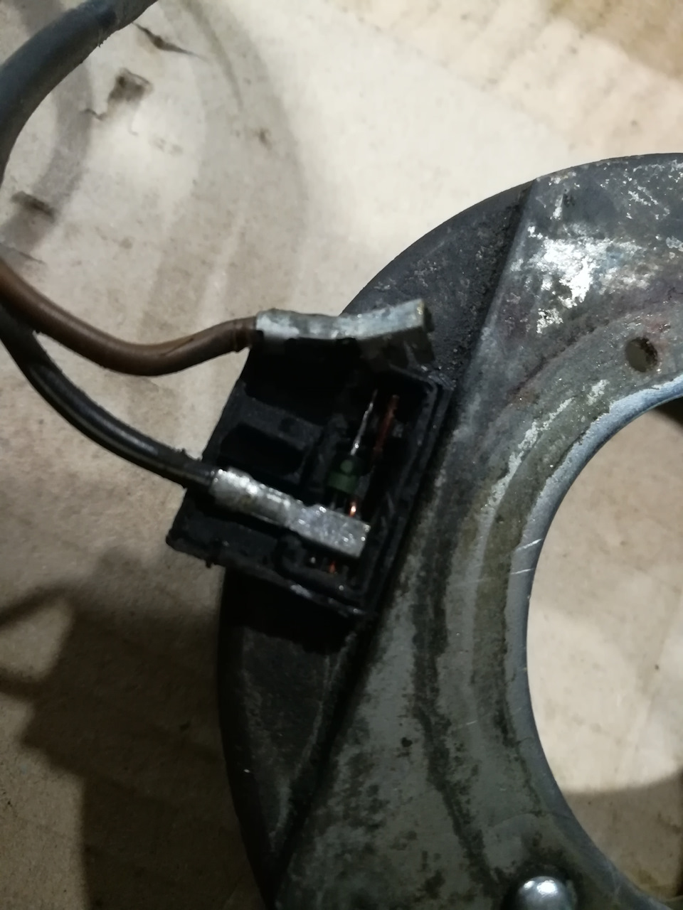 Компрессор кондиционера и электромуфта. — Opel Astra G, 1,6 л, 1999 ...