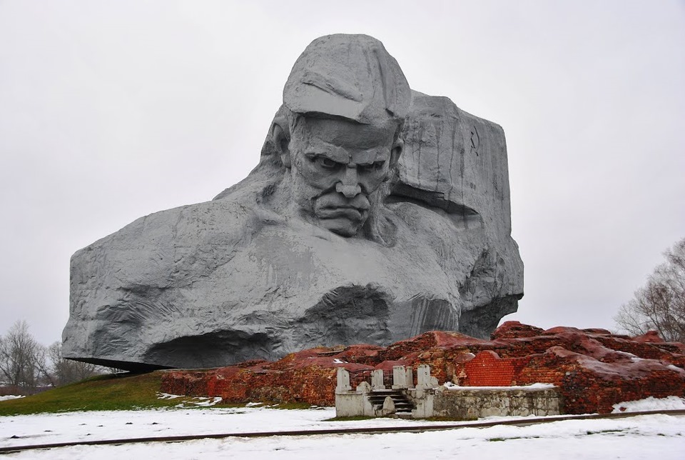 Памятник защитникам брестской крепости