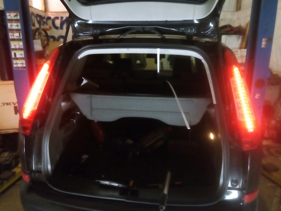 Автоэлектрик Павел или как на Форде C-MAX менял светодиодные ленты ...