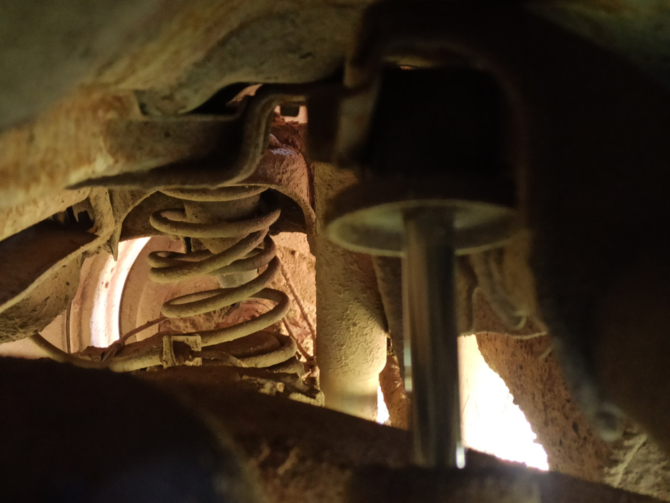 Лопнула задняя пружина — Suzuki Jimny, 1,3 л, 2004 года | запчасти | DRIVE2