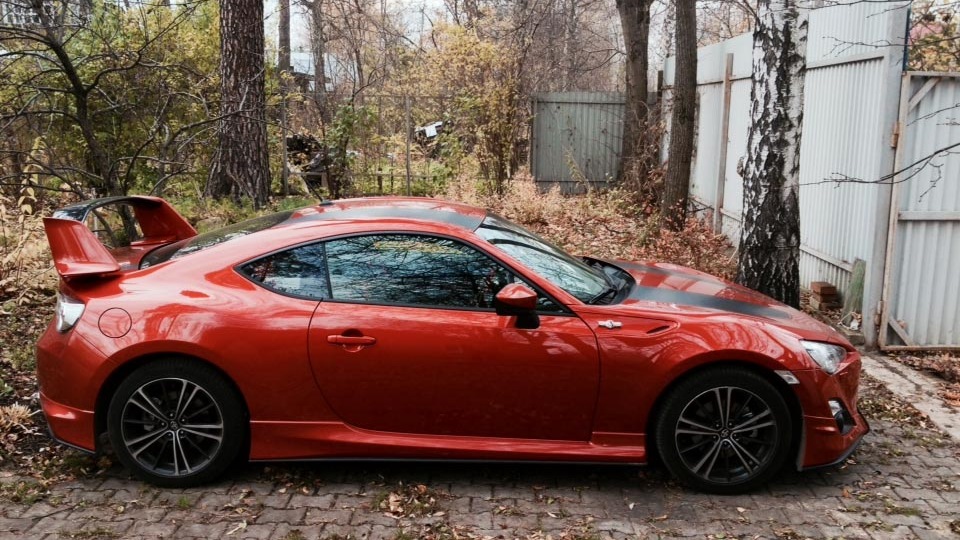 Toyota gt86 Aero белая