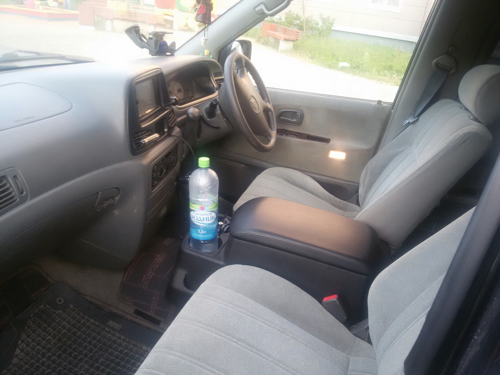 Подлокотник тойота лит айс ноах sr40. Подлокотник тойота ноах. Бар подлокотник тойота таун айс ноах sr50. Подлокотник toyota tank. Подлокотник тойота танк своими руками.