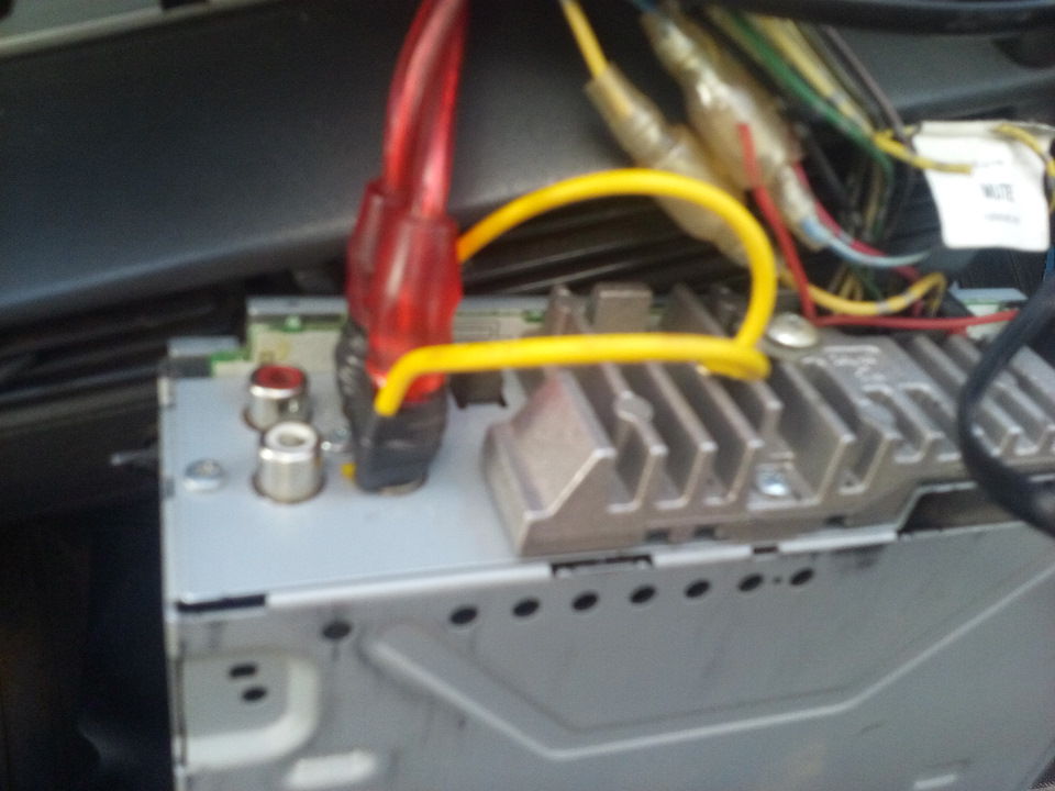 Лишние шумы в сабе при работающем двигателе — DRIVE2