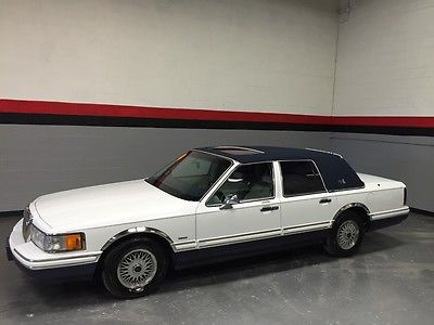 Lincoln town car 1992. Смотреть фото Lincoln town car 1992. Смотреть картинку Lincoln town car 1992. Картинка про Lincoln town car 1992. Фото Lincoln town car 1992