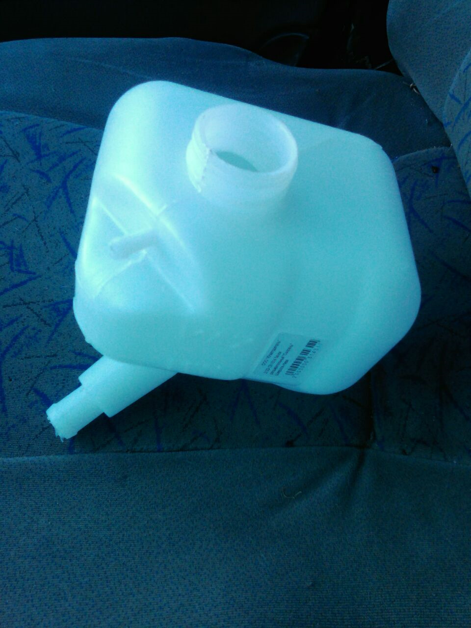 Замена расширительного бачка — Chevrolet Niva, 1,7 л, 2004 года ...