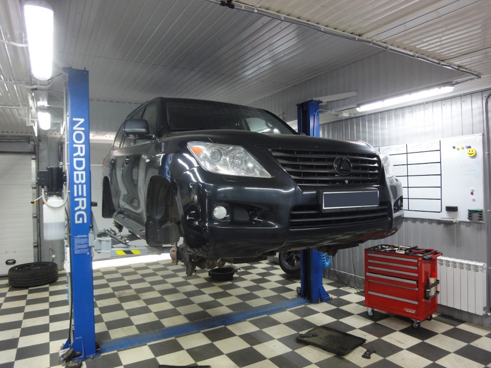 Lexus LX-570. Brembo-GT. Замена роторов и тормозных колодок ...