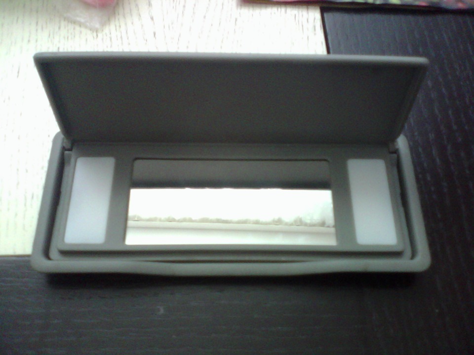 Зеркало в пассажирский козырек. — Nissan Almera Classic (B10), 1,6 л ...