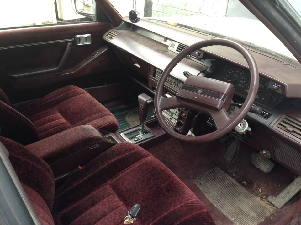 Nissan Auster 1985 Interior