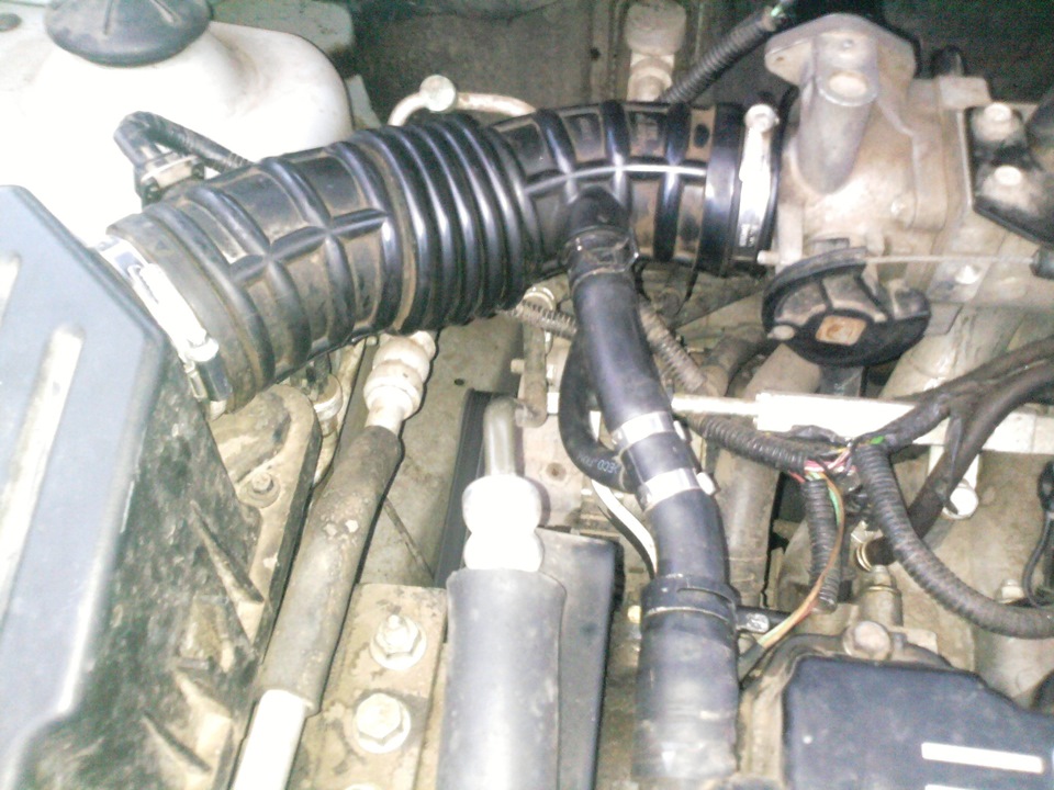 Мойка трубки картерных газов и всасывающего патрубка — Chevrolet Aveo 5 ...