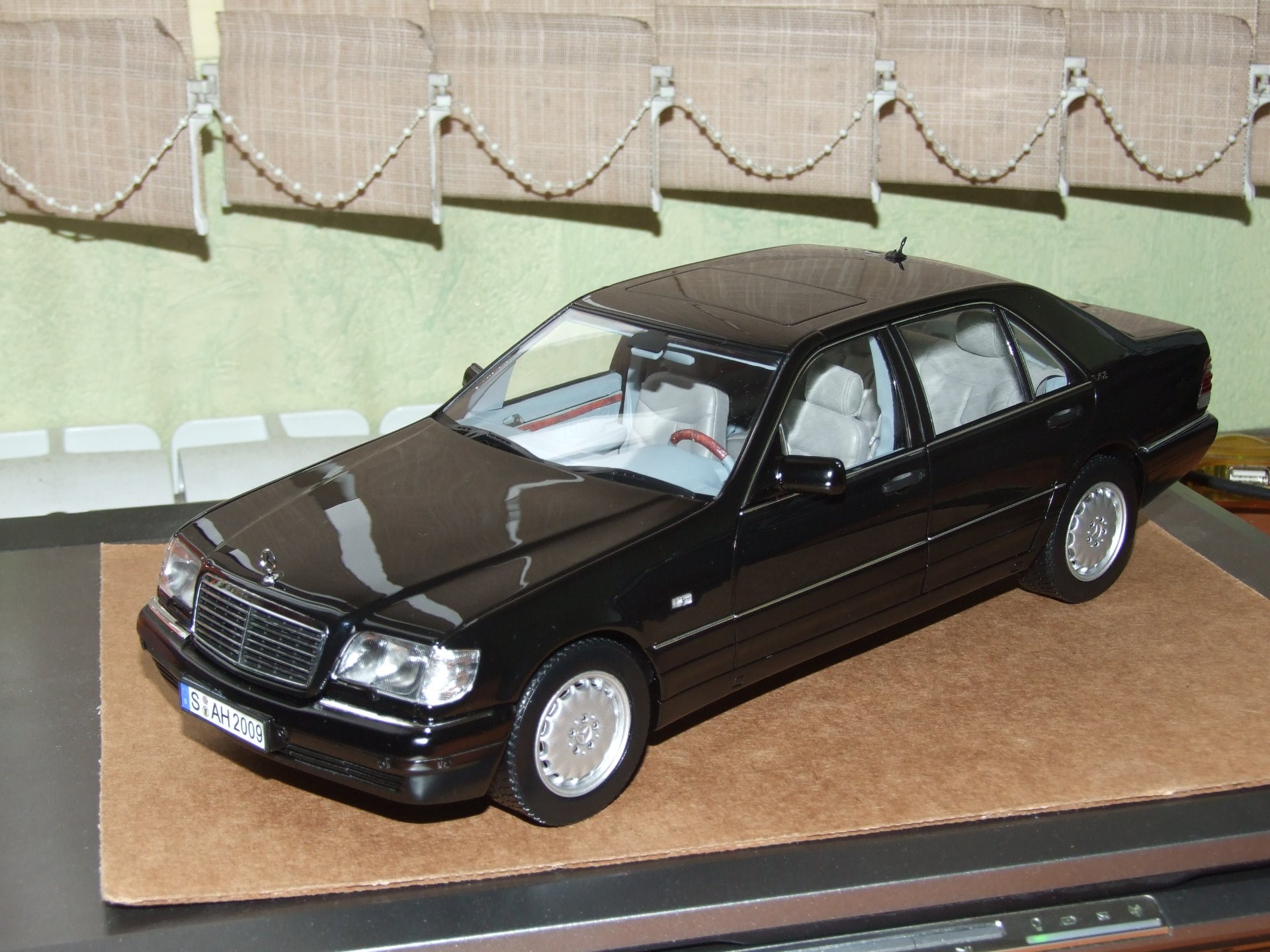 Autoart 1 18 mercedes benz e320 w124. Mercedes 35 ps. мерседес 1 модель. Norev 1/18 mercedes-benz. Mercedes 35 ps 1901.
