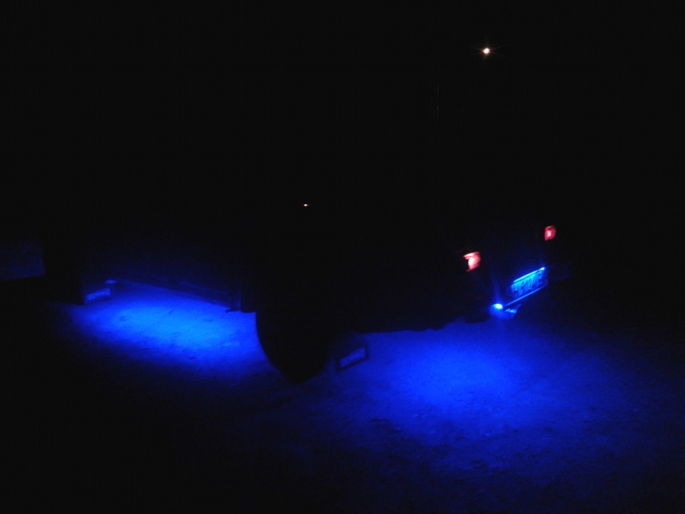 Установка неоновой подсветки под днище — Lada 21013, 1,2 л, 1982 года ...