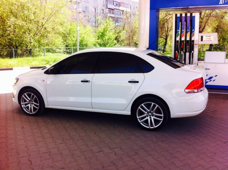 VW Polo тонированный