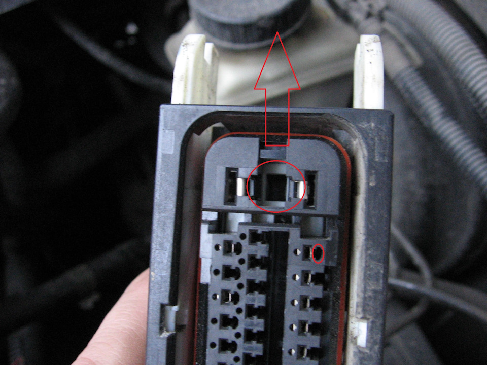 Разъём блока абс лачетти. Лачетти разъем вентилятора дополнительного. Диагностический разъём нива шевроле. Разъем лачетти. Разъем лачетти.