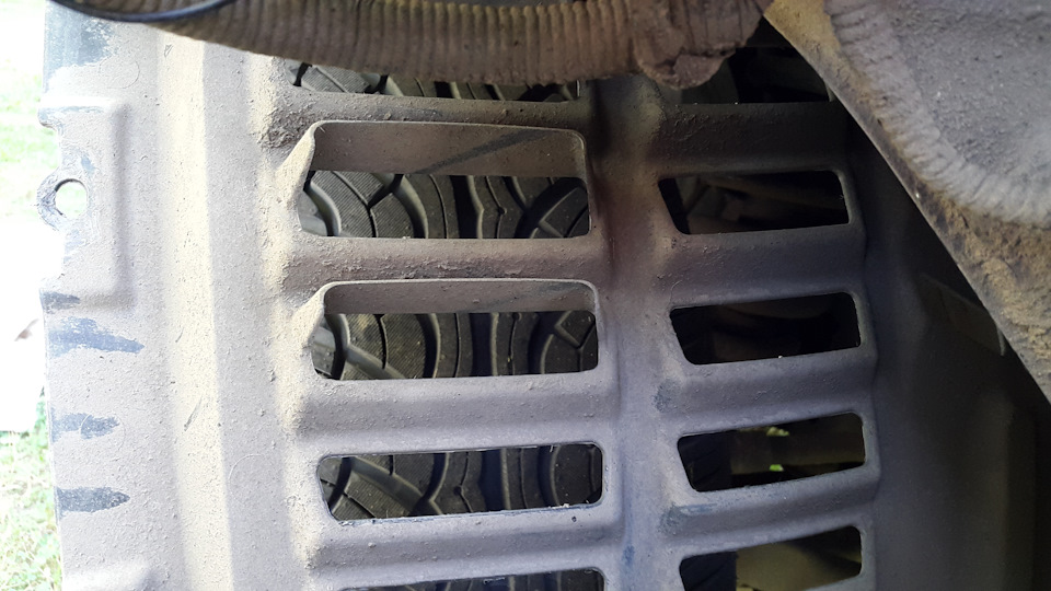 1d3c98es 960 для чего прорези в подкрылках